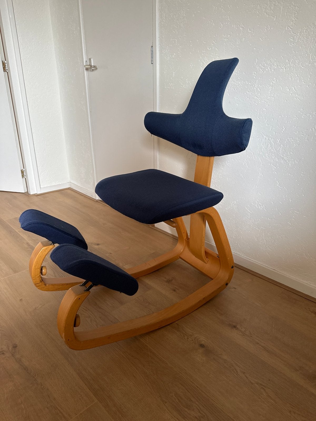 Stokke Varier, ergonomische Kniestoel - Nette Staat, Huis en Inrichting, Ophalen, Gebruikt, Blauw, Bureaustoel