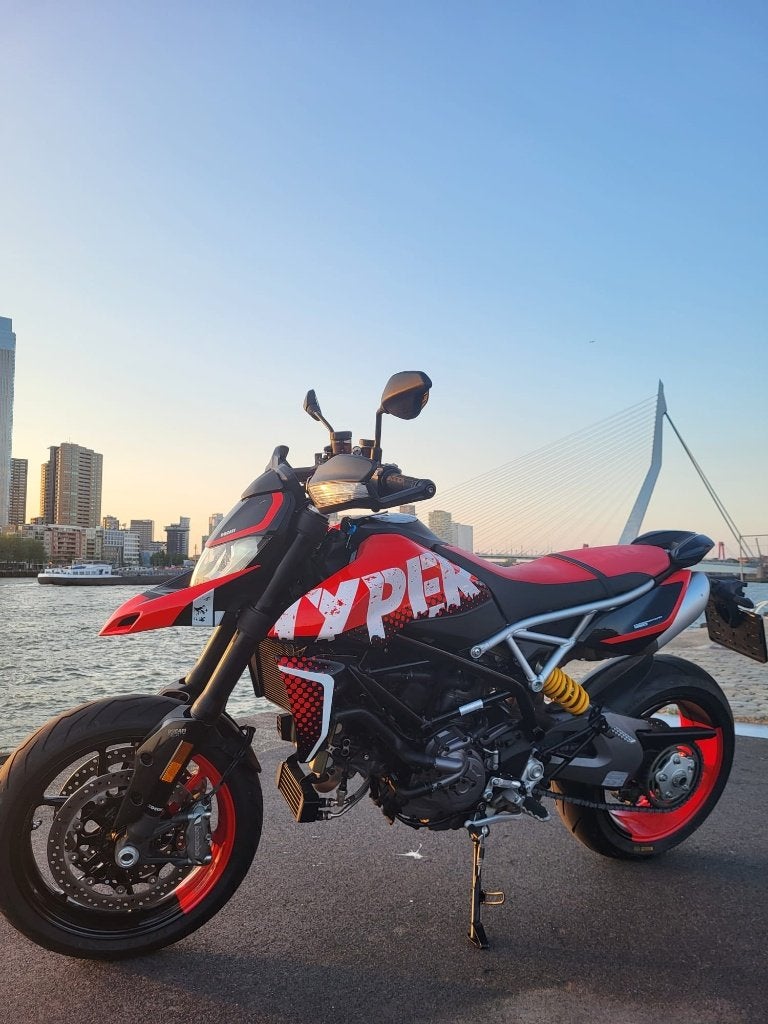 Ducati Hypermotard RVE - 14.995,- INCL BTW, 2 cilinders, Nieuw, Motorrijbewijs A, Particulier