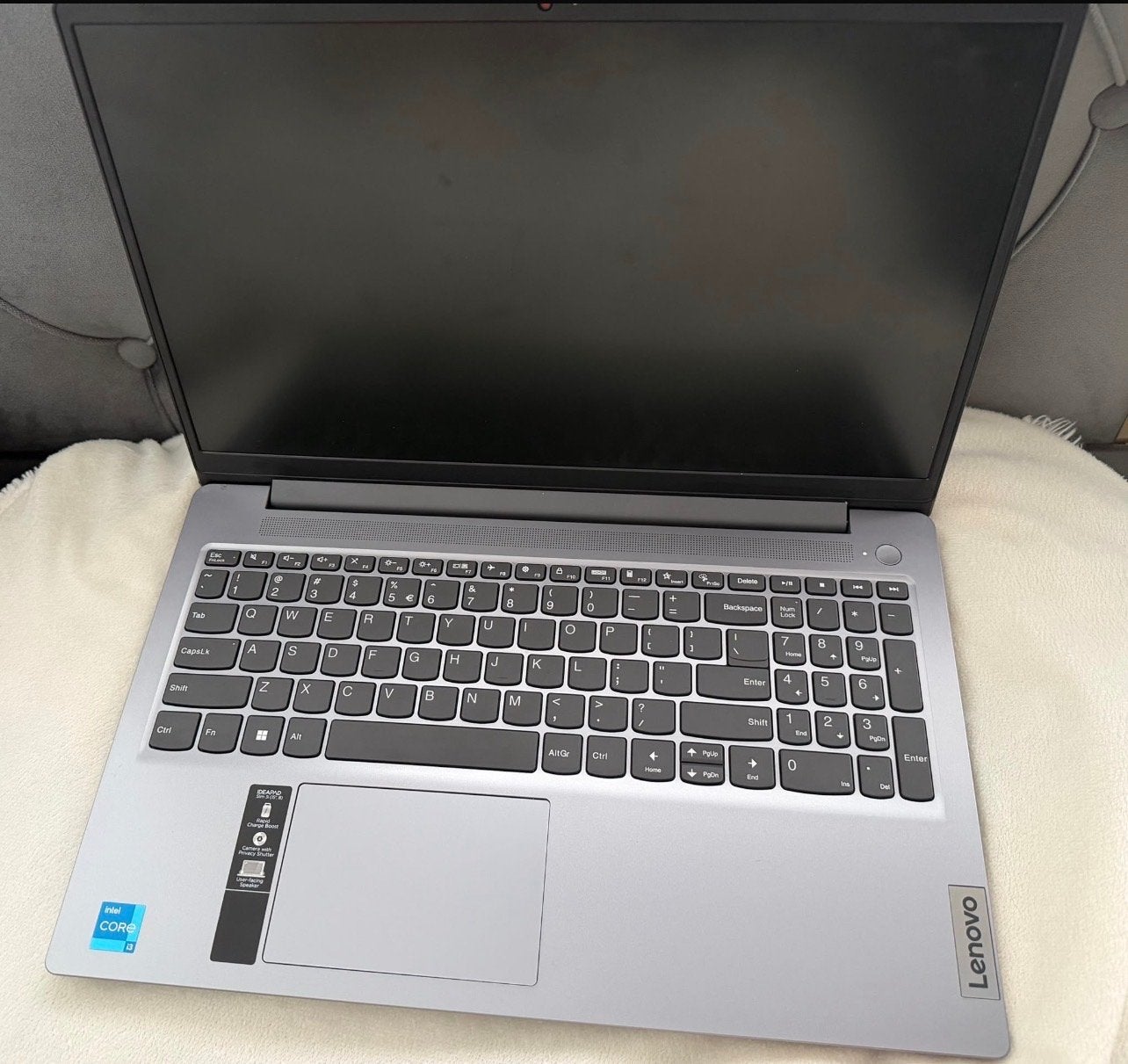 LENOVO IdeaPad Slim 3 15AMN8 - Zo goed als nieuw, Computers en Software, Windows Laptops, Met videokaart, 15 inch, 8 GB, Ophalen of Verzenden