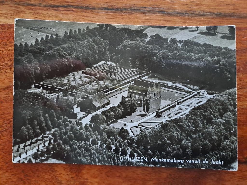 Uithuizen,  Menkemabirg, luchtfoto, Ophalen of Verzenden
