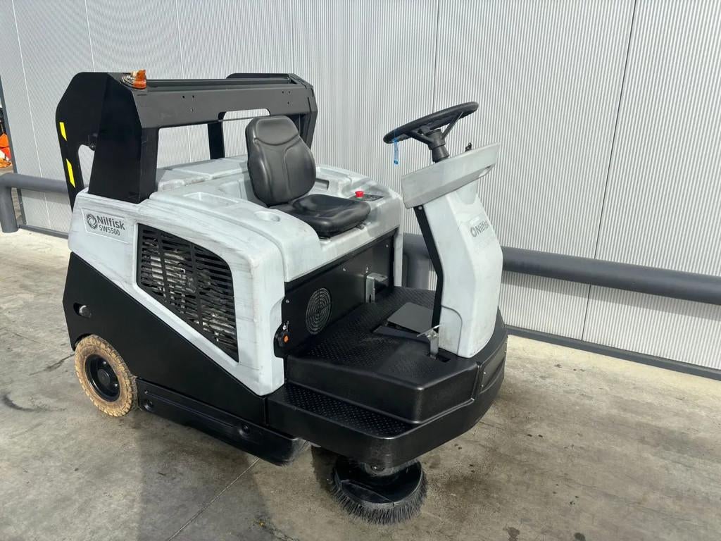 Nilfisk SWEEPER SW5500 B (bj 2020)
