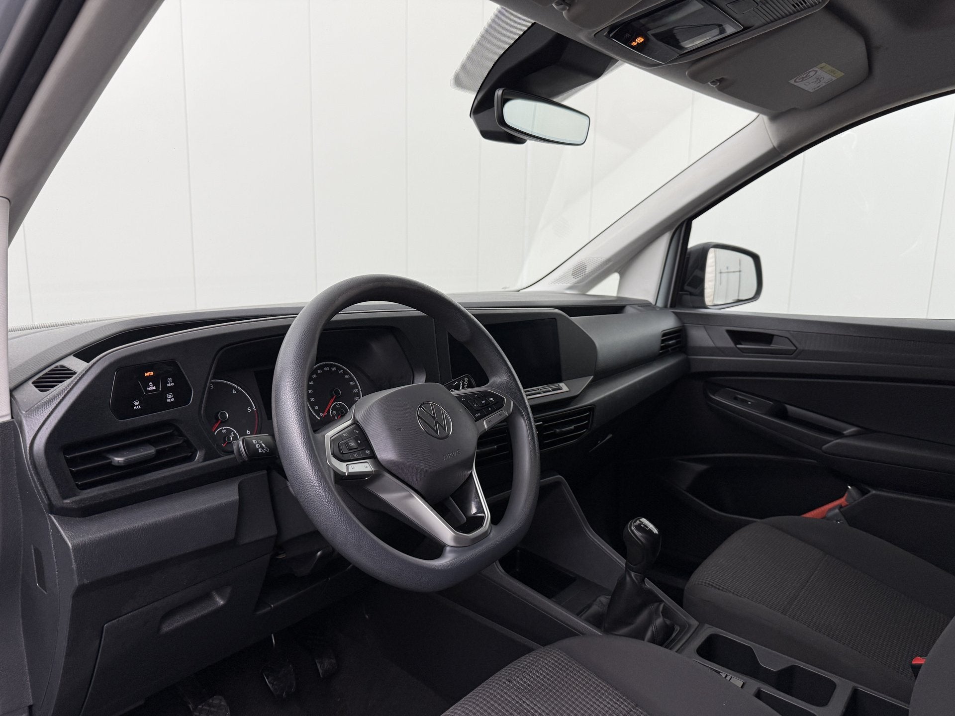 Volkswagen Caddy 2.0TDI Maxi | Trekhaak | Multimedia | Navig, Auto's, Voorwielaandrijving, Dealer onderhouden, Stof, Gebruikt