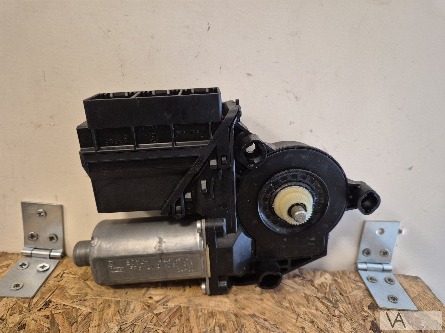 VW Transporter T5 2003 - 2006 raammotor links 7h1959801 €200, Auto-onderdelen, Elektronica en Kabels, Gebruikt, -, Volkswagen