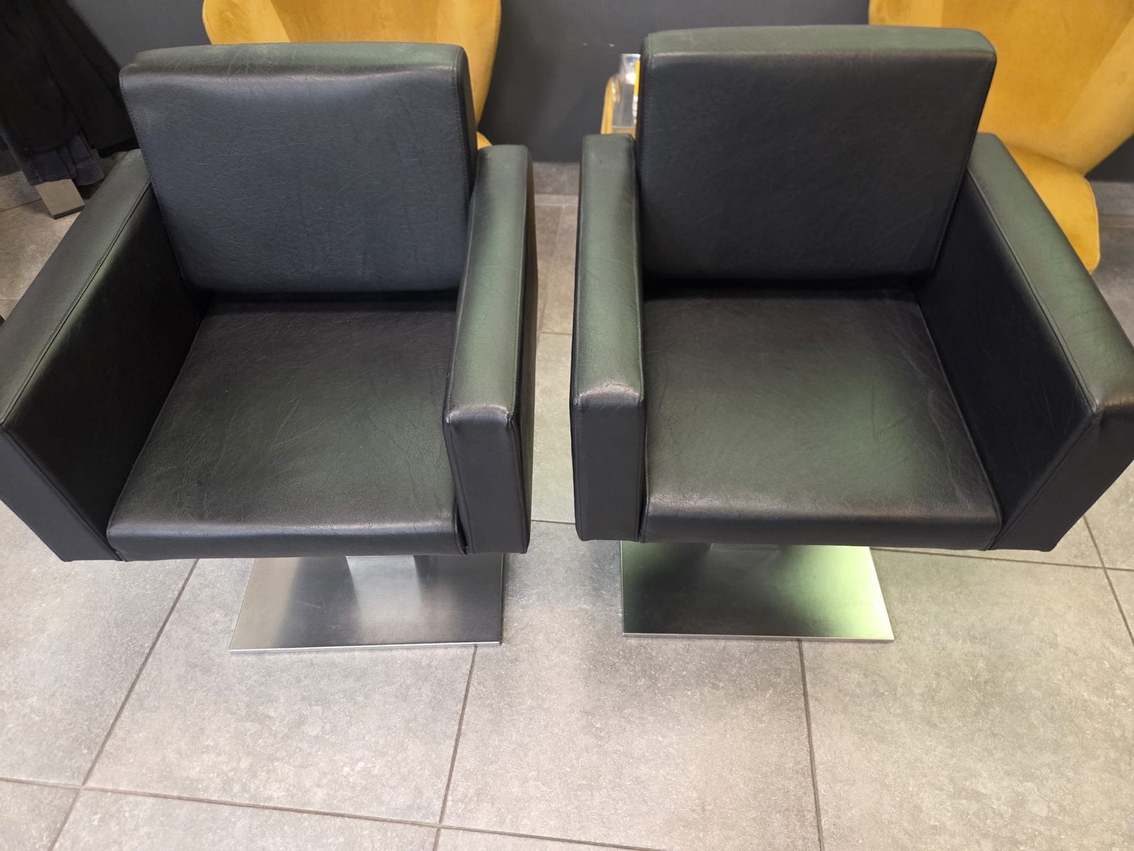 Kappersstoelen, pompstoelen zgan, Ophalen, Overige materialen, Twee, Modern en strak