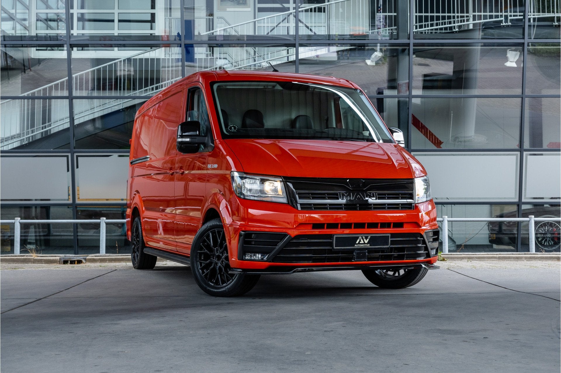 MAN TGE 35 2.0 L3H2 DSG | ACC | Standkachel | CarPlay | Navi, Stof, Gebruikt, Zwart, 4 cilinders
