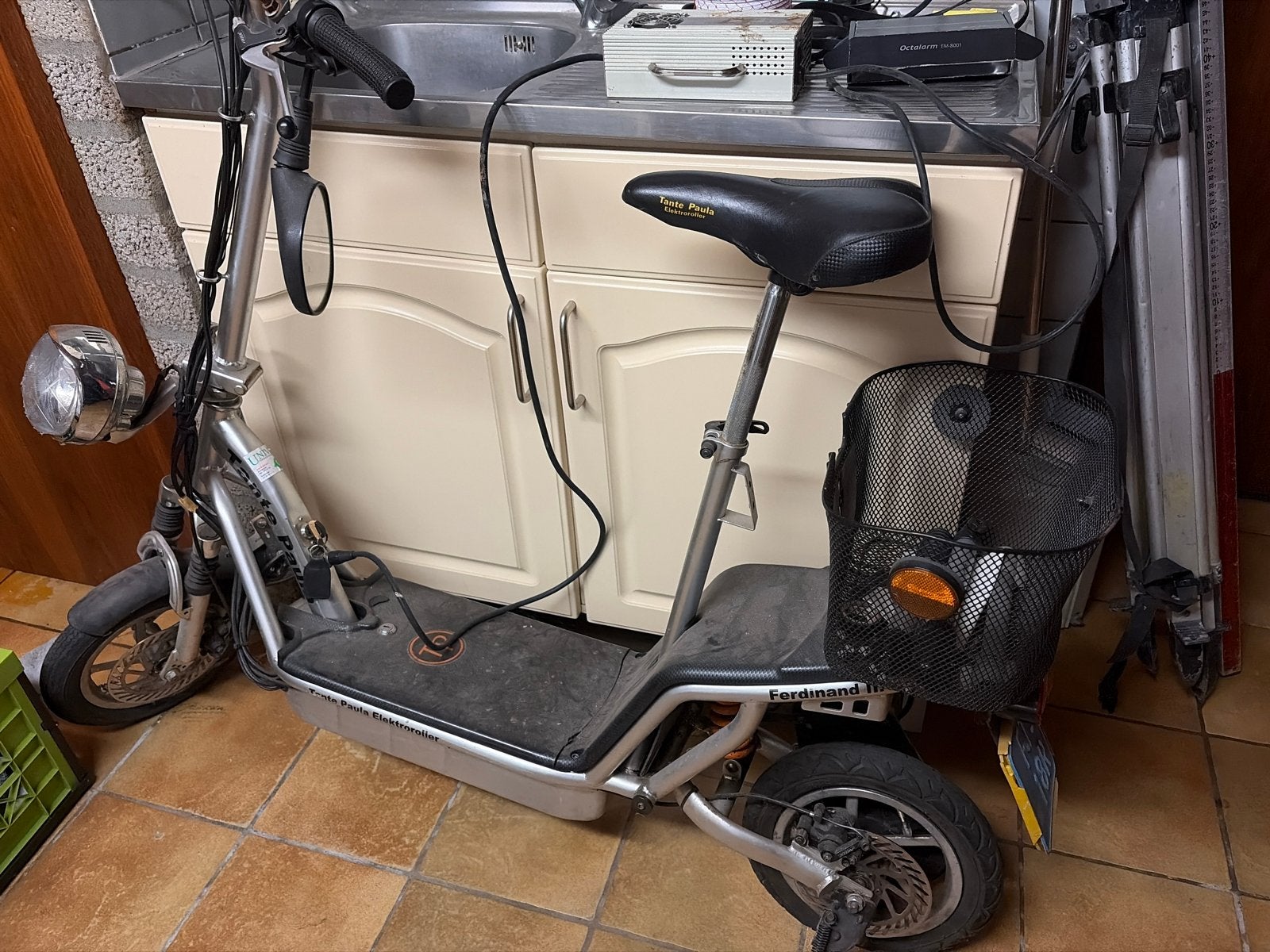 Tante Paula Elektrische Step defect!  met kenteken, Fietsen en Brommers, Ophalen, Gebruikt, Elektrische step (E-scooter)