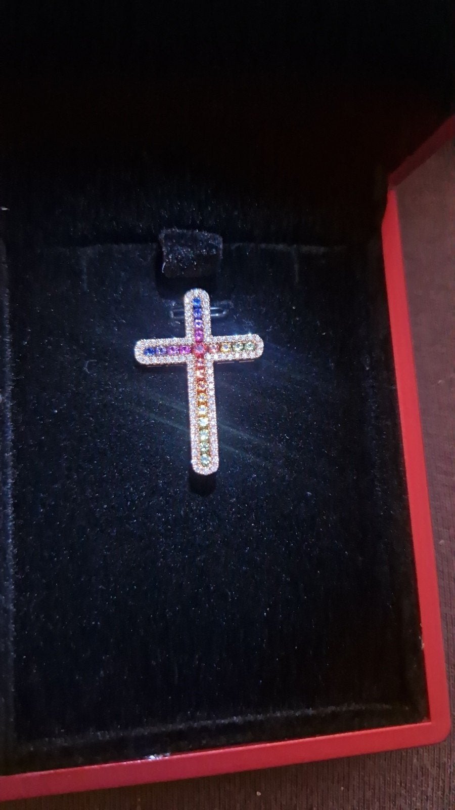 18k gouden kruis met natuurlijke diamanten, Ophalen