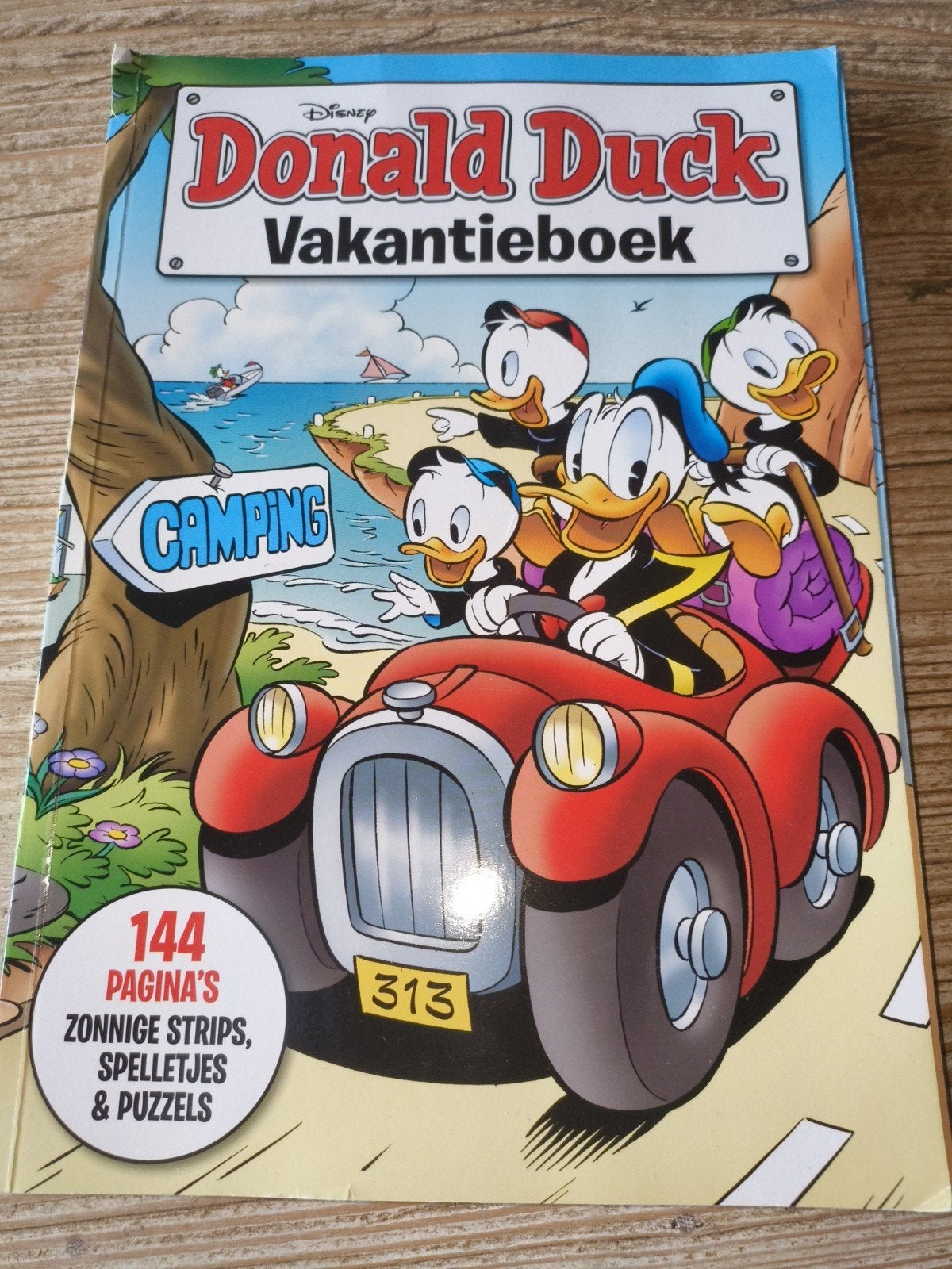 Donald Duck Vakantieboek - strips, spelletjes & puzz, Boeken, Stripboeken, Eén stripboek, Ophalen of Verzenden, Zo goed als nieuw