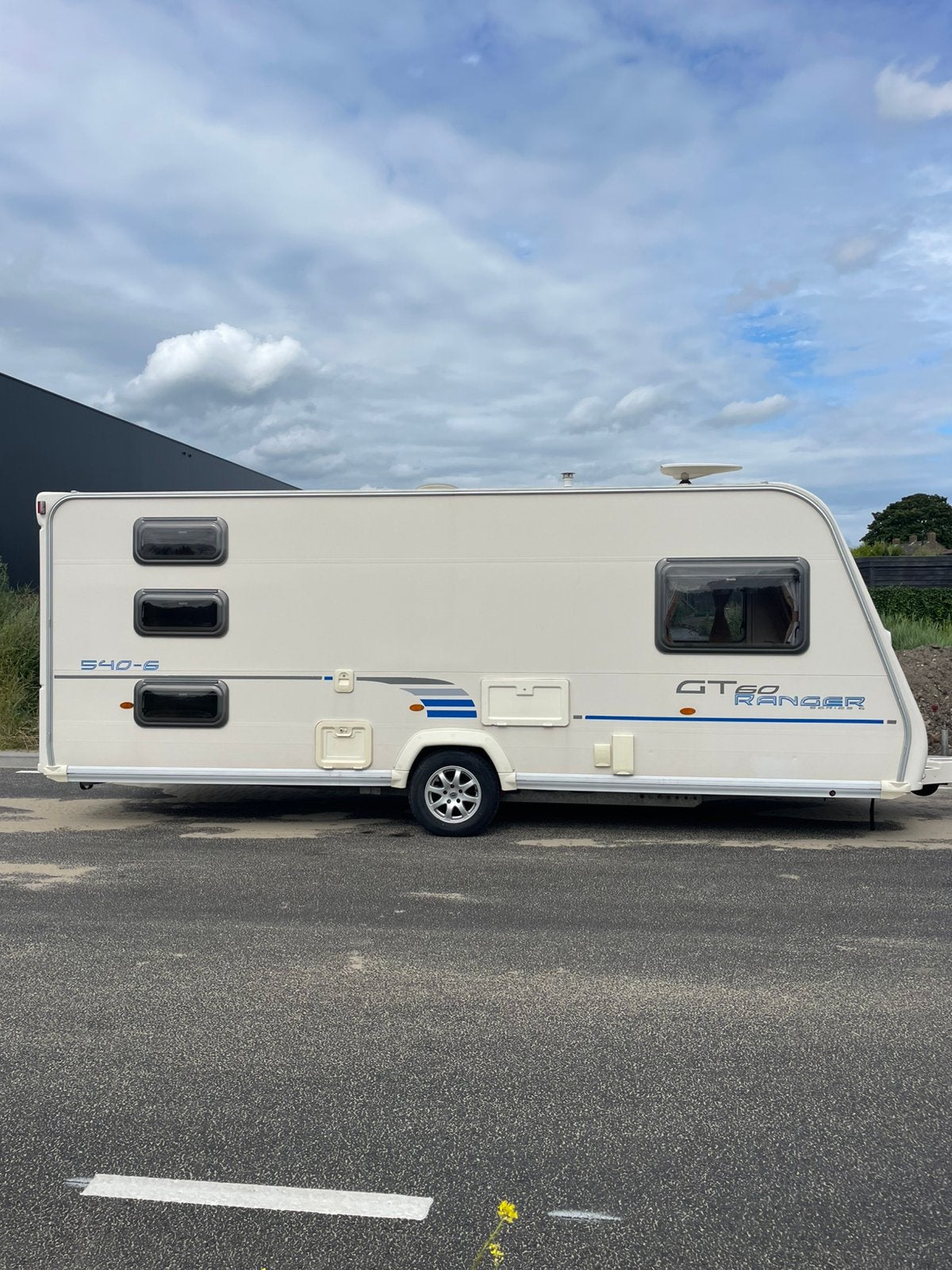 Bailey 540/ 6 persons ,stapelbedden met voortent 2009, Caravans en Kamperen, Caravans, Bedrijf, 1250 - 1500 kg, Treinzit, Dwarsbed