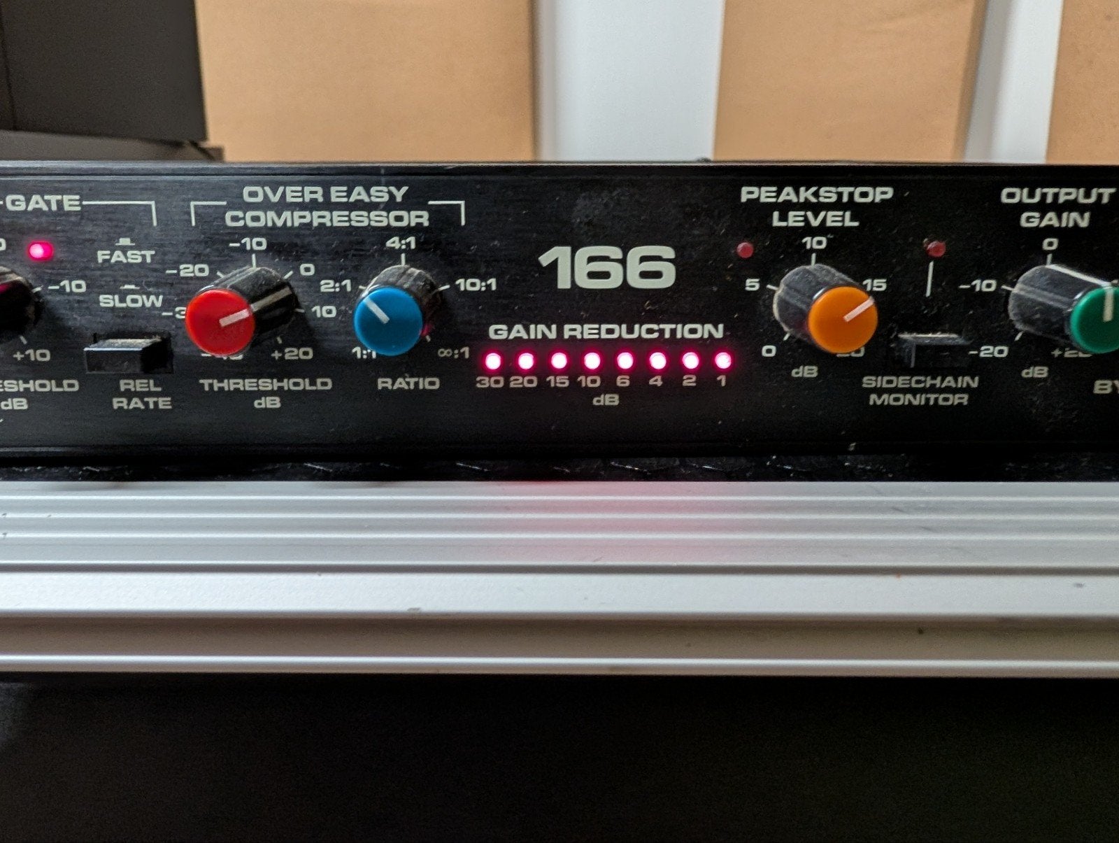DBX 166 Over Easy Compressor/Limiter/Gate, Ophalen of Verzenden, Gebruikt, Audio