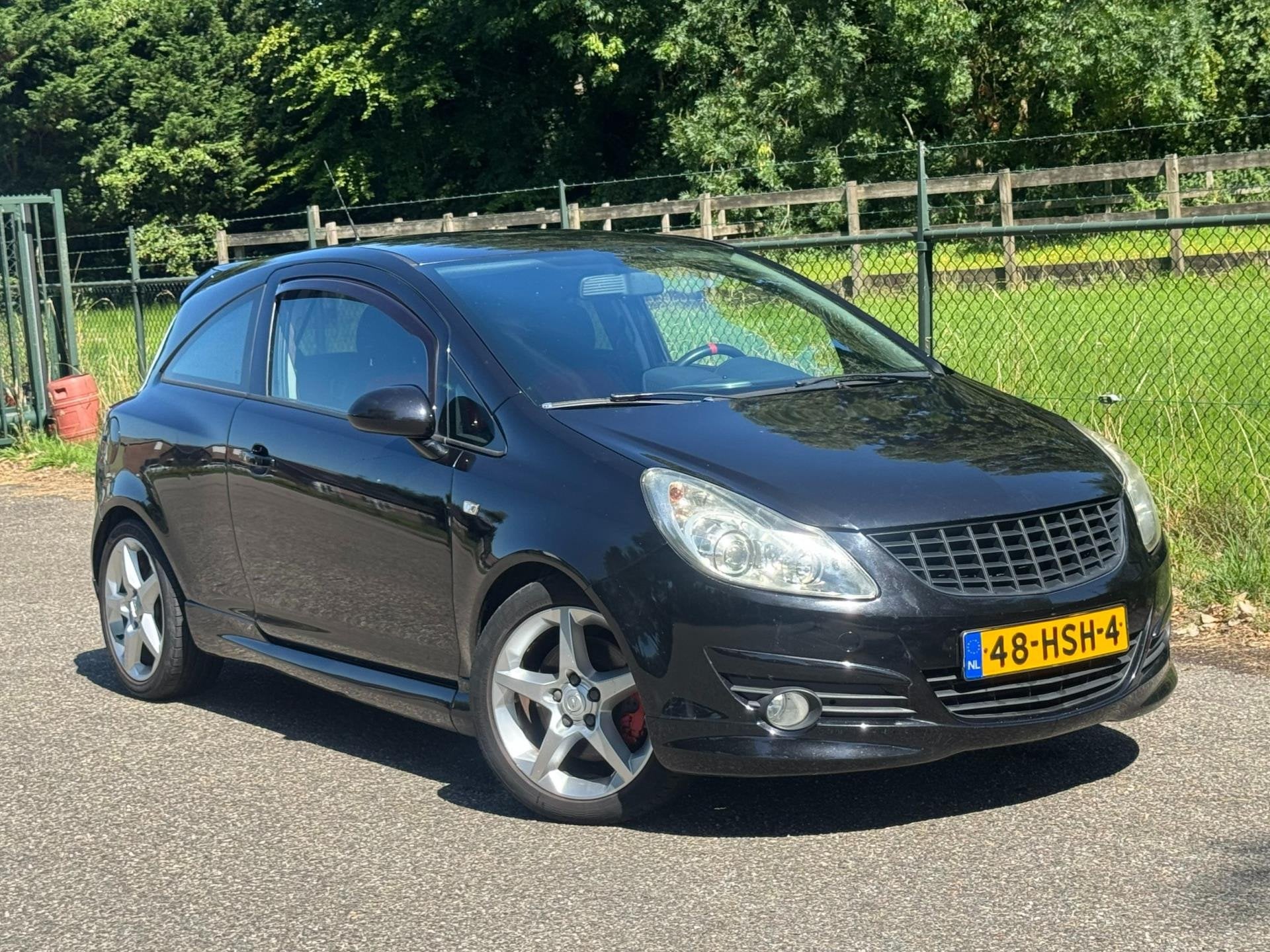 Opel Corsa 1.6-16V GSI /motor tikt/, Gebruikt, 4 cilinders, 150 pk, Zwart