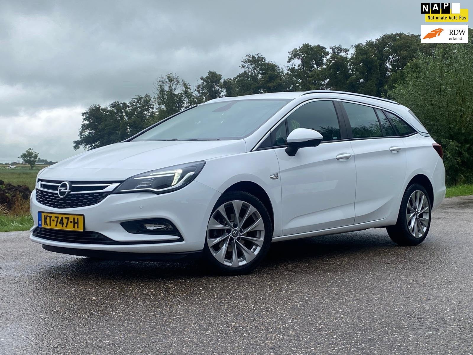 Opel Astra Sports Tourer 1.6 CDTI Business+ Climate Control, Auto's, Voorwielaandrijving, Gebruikt, 4 cilinders, Wit