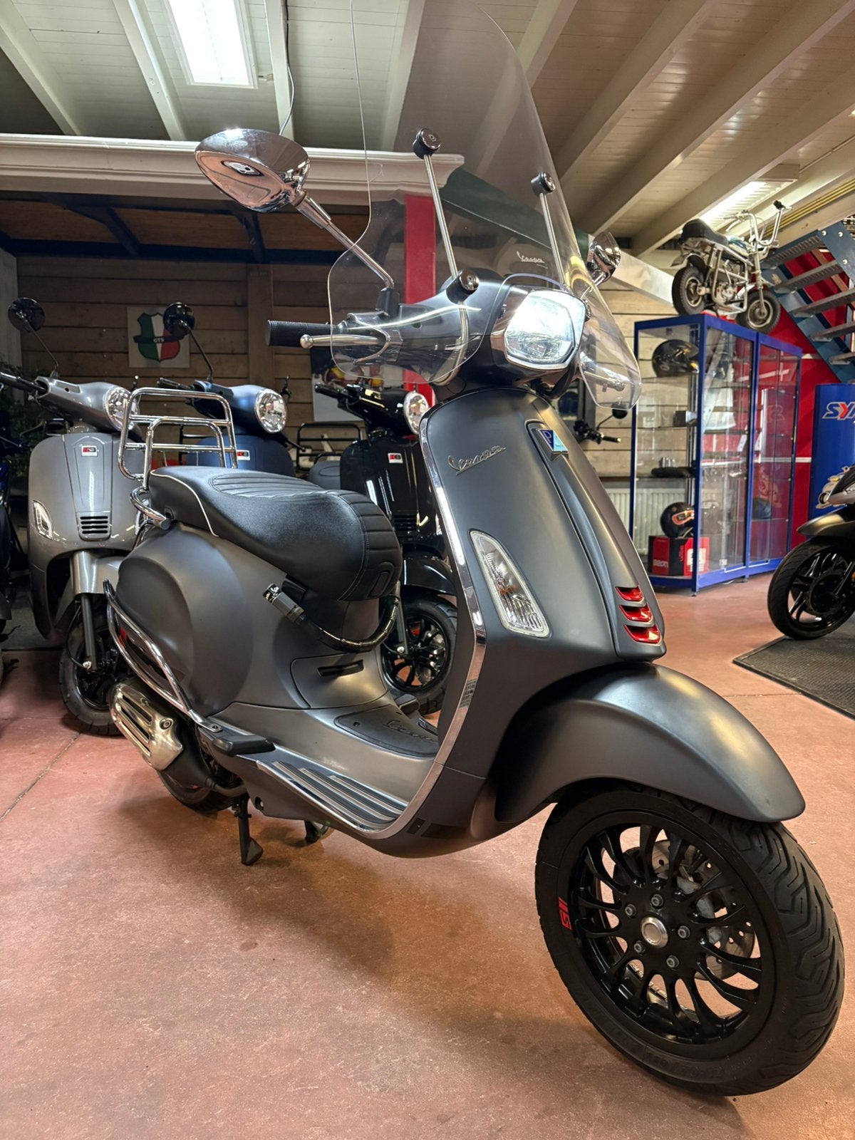 Gebro scooters: Vespa sprint 45KM mat grijs BJ2018, Fietsen en Brommers, Scooters | Vespa, Gebruikt, Overige modellen, Maximaal 45 km/u