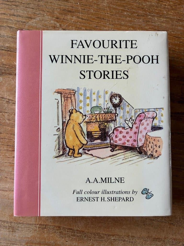 A.A. Milne - Favorite Winnie the Pooh stories, Ophalen of Verzenden, Zo goed als nieuw, A.A. Milne, Fictie algemeen