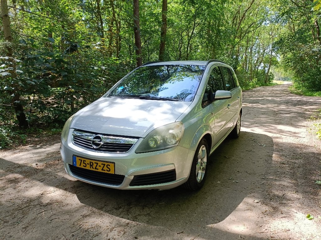 Opel Zafira 1.8 2005 Grijs, Auto's, 4 cilinders, Origineel Nederlands, Particulier, 1403 kg