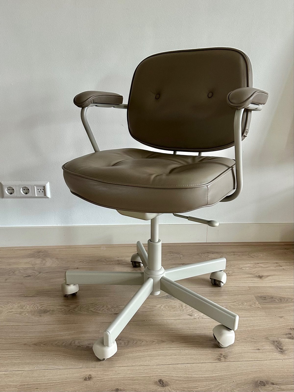 IKEA ALEFJÄLL bureaustoel – beige leer – zo goed als nieuw, Ophalen, Beige, Zo goed als nieuw, Bureaustoel