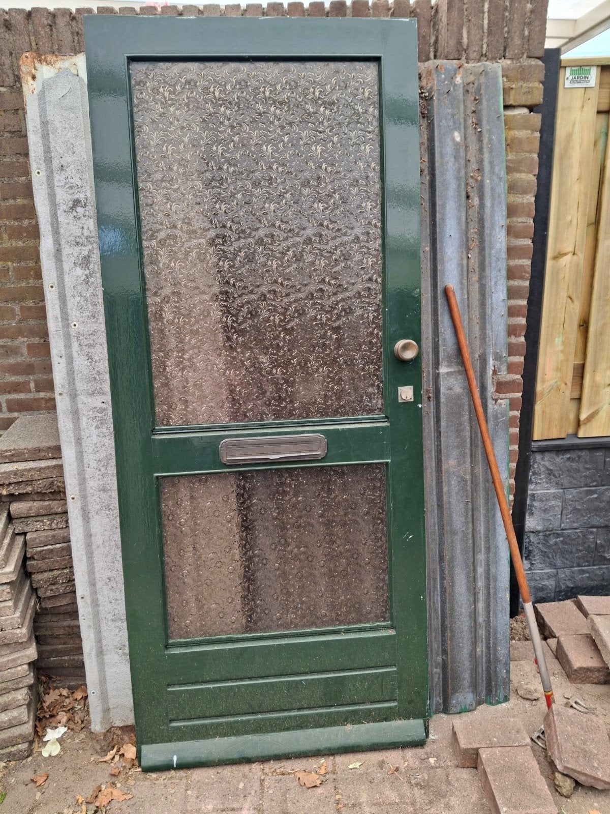 GRATIS Jaren '60 buitendeur met mooi glas en twee sleutels, Gebruikt, 80 tot 100 cm, Ophalen of Verzenden, Buitendeur