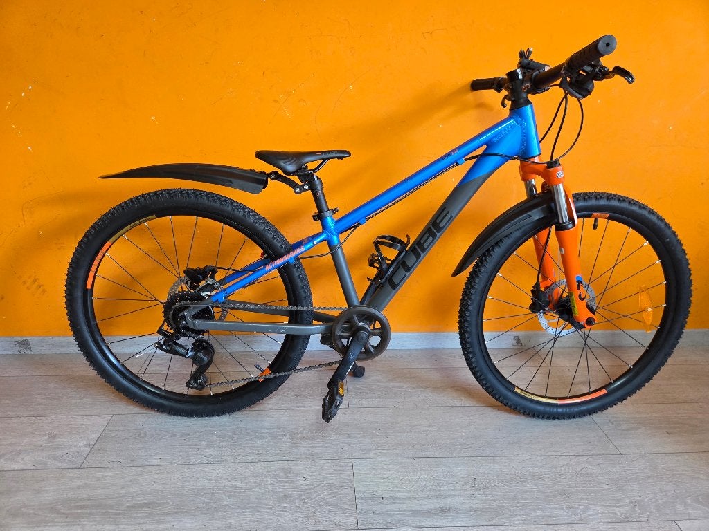 Cube 240 Acid Actionrookies 24 inch, Ophalen, Gebruikt, Aluminium, 24 inch of meer