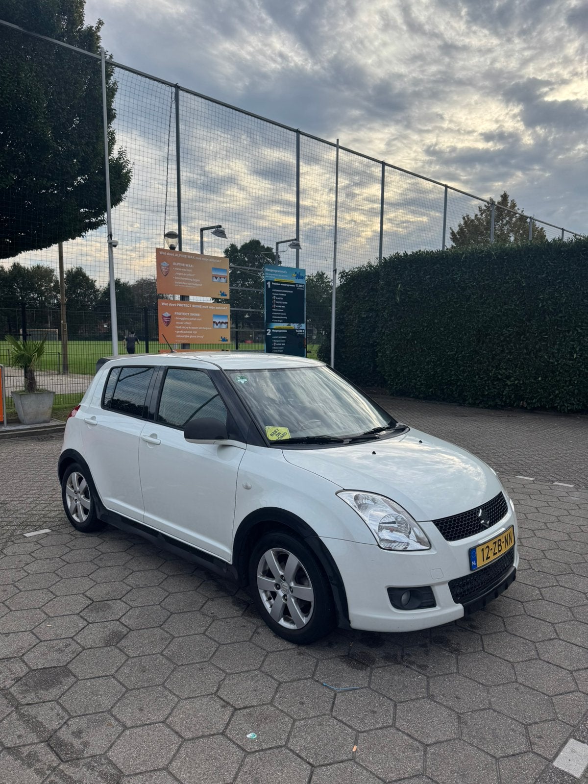 Suzuki Swift 1.3 5DRS 2007 Wit, Auto's, Voorwielaandrijving, 40 €/maand, 400 kg, Origineel Nederlands
