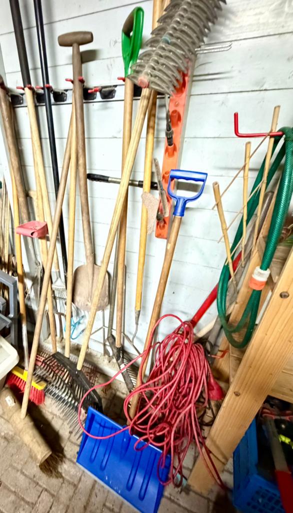 scheppen, schoffels, harken, sneeuwschuiver, etc, Ophalen, Zo goed als nieuw