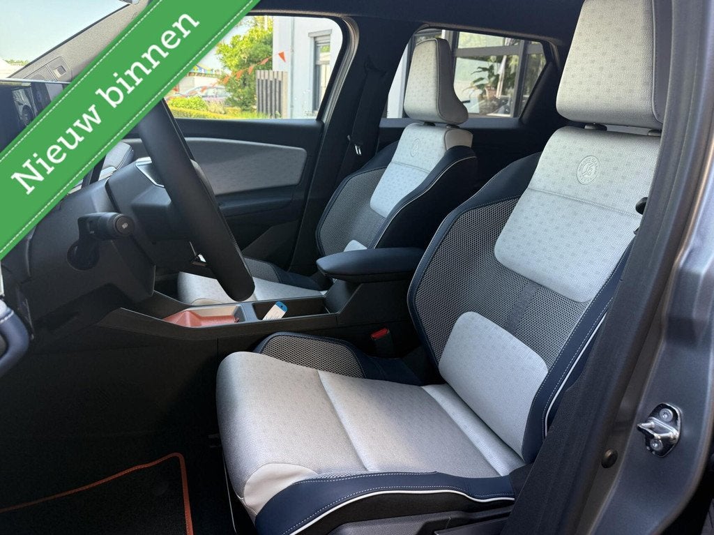 Renault 5 Electric 52KwH Roland Garros NIEUW DIRECT LEVERBAA, Auto's, Renault, 12 maanden, Overige carrosserieën, Leder en Stof