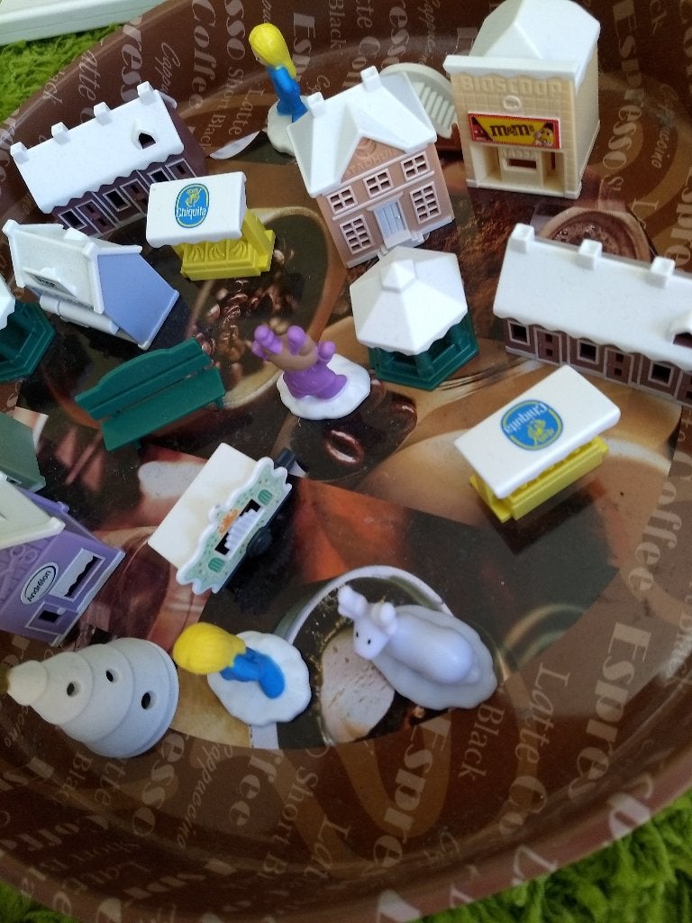 Allerlei figuren en huisjes, Ophalen of Verzenden, Zo goed als nieuw, Jongen of Meisje