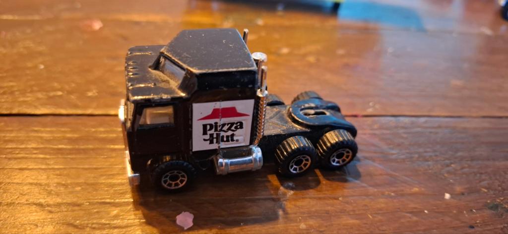 Kenworth K108 pizza  hut, Ophalen of Verzenden, Bus of Vrachtwagen