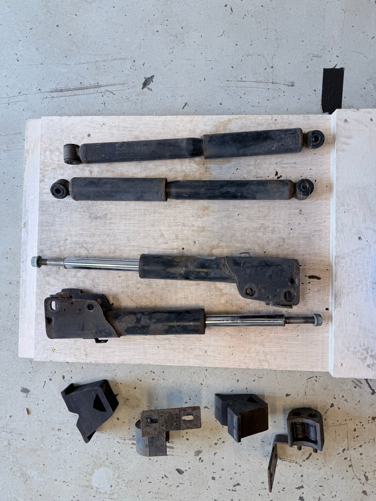 Originele Mercedes Sprinter Schokbrekers W906 (2016) - Set, Ophalen, Gebruikt, Mercedes-Benz
