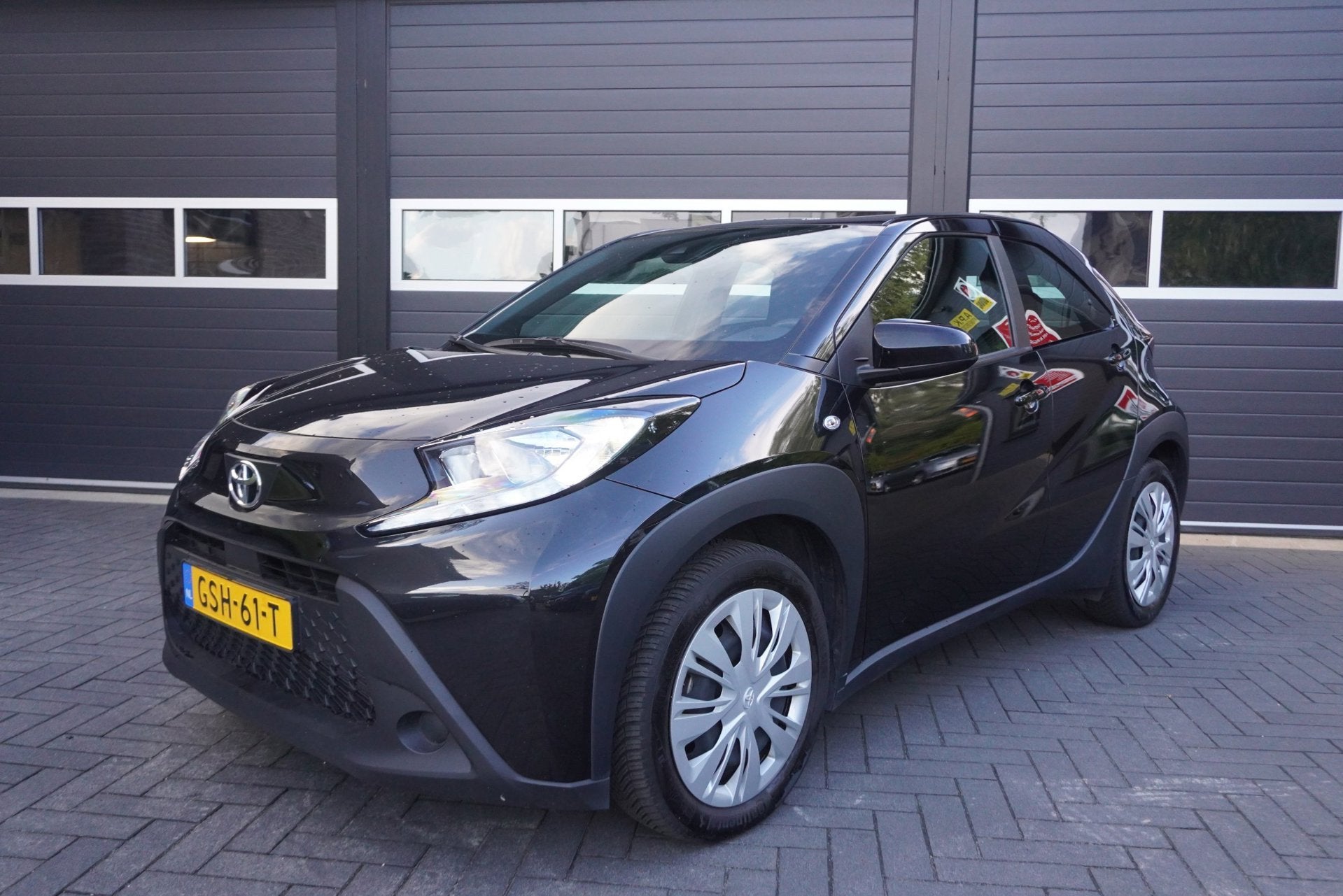 Toyota Aygo X 1.0 VVT-i MT Play Airco/Camera/CarPlay/Cruise, Auto's, Toyota, Stof, Gebruikt, Euro 6, 920 kg