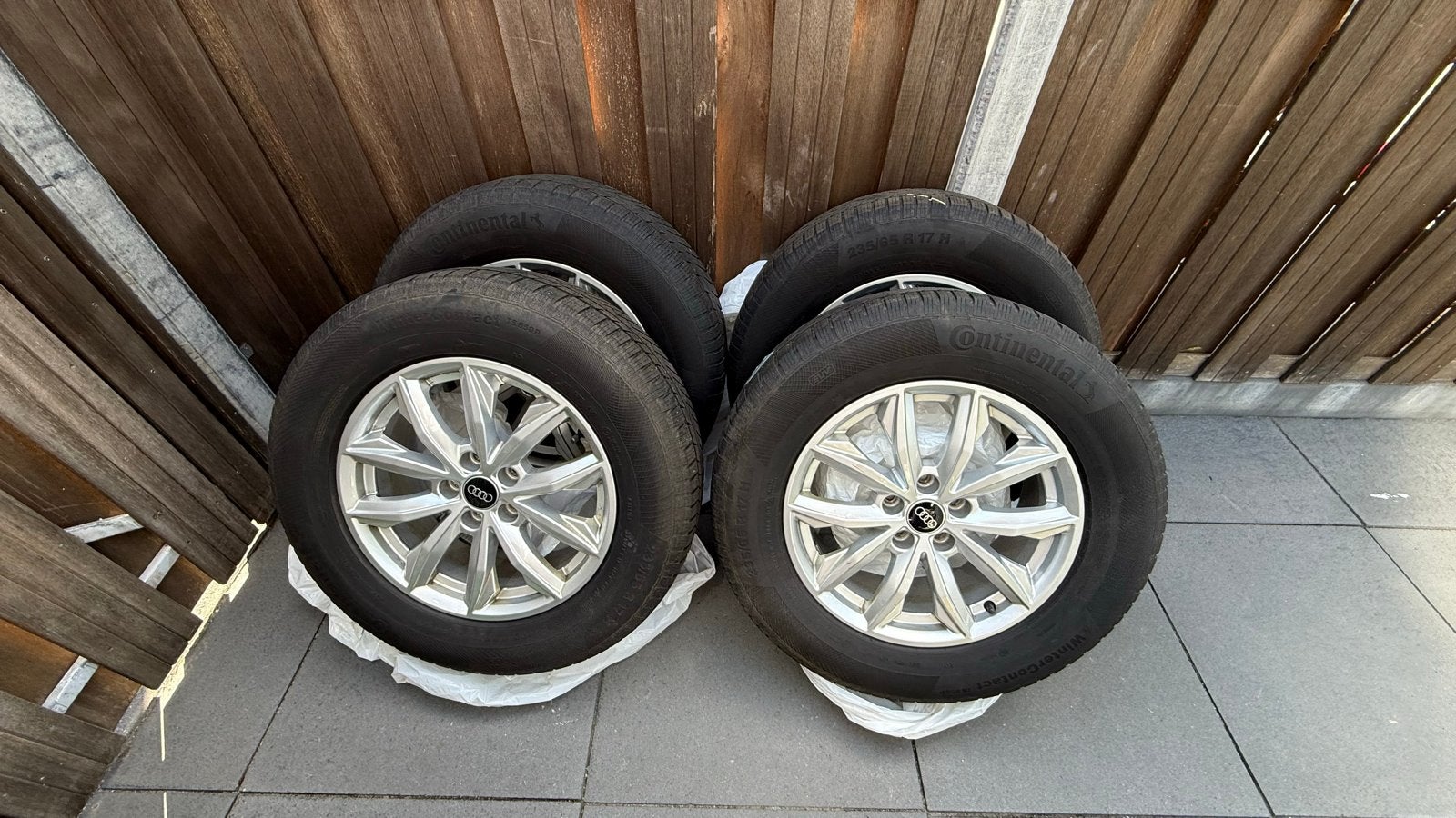 Audi Q5 Winterbanden met Velgen - Continental 235/65 R17, Auto-onderdelen, Gebruikt, Banden en Velgen, 17 inch, 235 mm