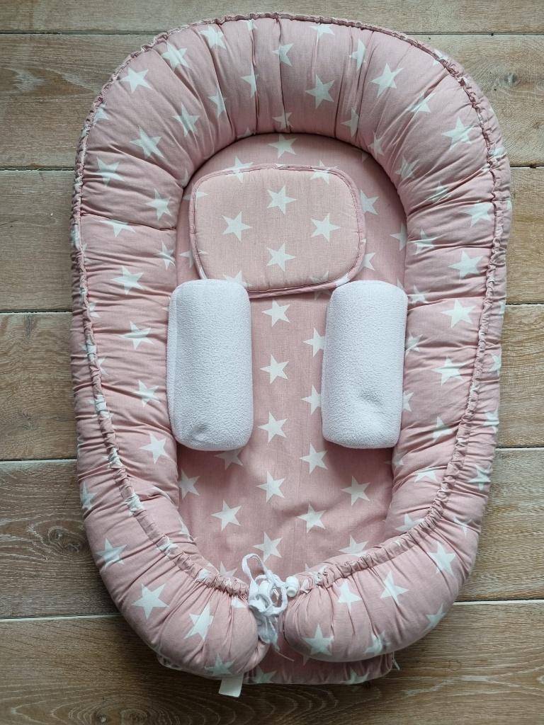 Baby nestje roze met sterren, Kinderen en Baby's, Babywiegjes en Ledikanten, Ophalen, Zo goed als nieuw, Overige typen