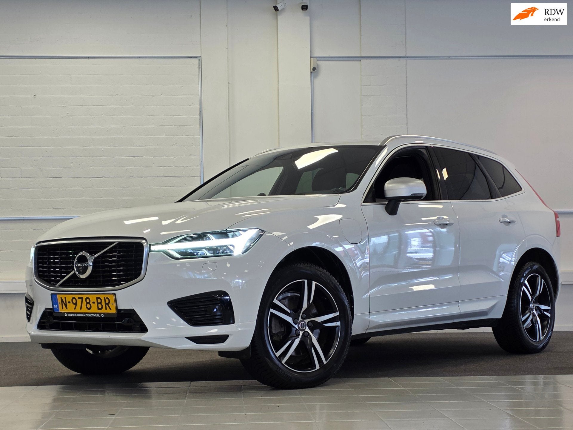 Volvo XC60 2.0 T8 Twin Engine SOH 84% Inscription Schuif/kan, Automaat, Gebruikt, 4 cilinders, 1969 cc