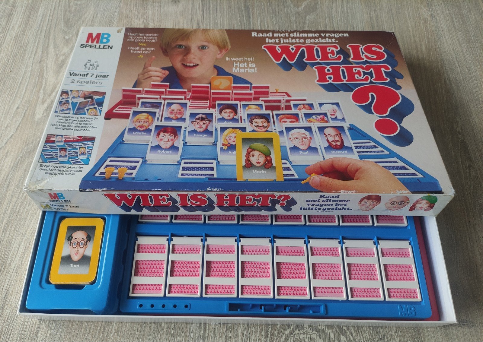 WIE IS HET ? uitgever MB 4725 uit de JAREN 80, Ophalen of Verzenden