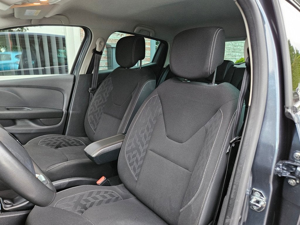 Renault Clio 0.9 TCe Limited Airco! Cruise Control! NAP! Net, Auto's, Voorwielaandrijving, 898 cc, Gebruikt, 49 €/maand