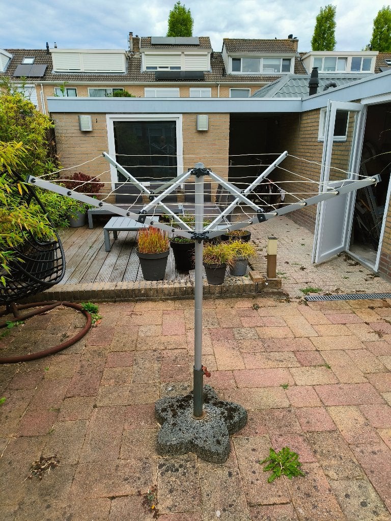 droogmolen caravan met bevestiging neuswiel en standaard, Ophalen, Gebruikt