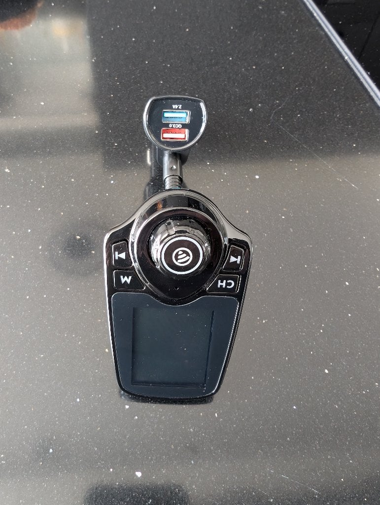 Imoshion Bluetooth FM Transmitter met Display, Ophalen of Verzenden, Zo goed als nieuw