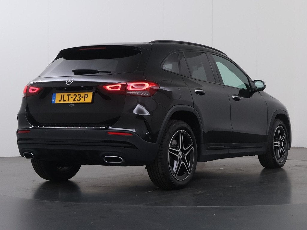Mercedes-Benz GLA-klasse 250 e AMG Line | Night | Panoramada, 4 cilinders, 16 kWh, Zwart, Hybride Elektrisch/Benzine
