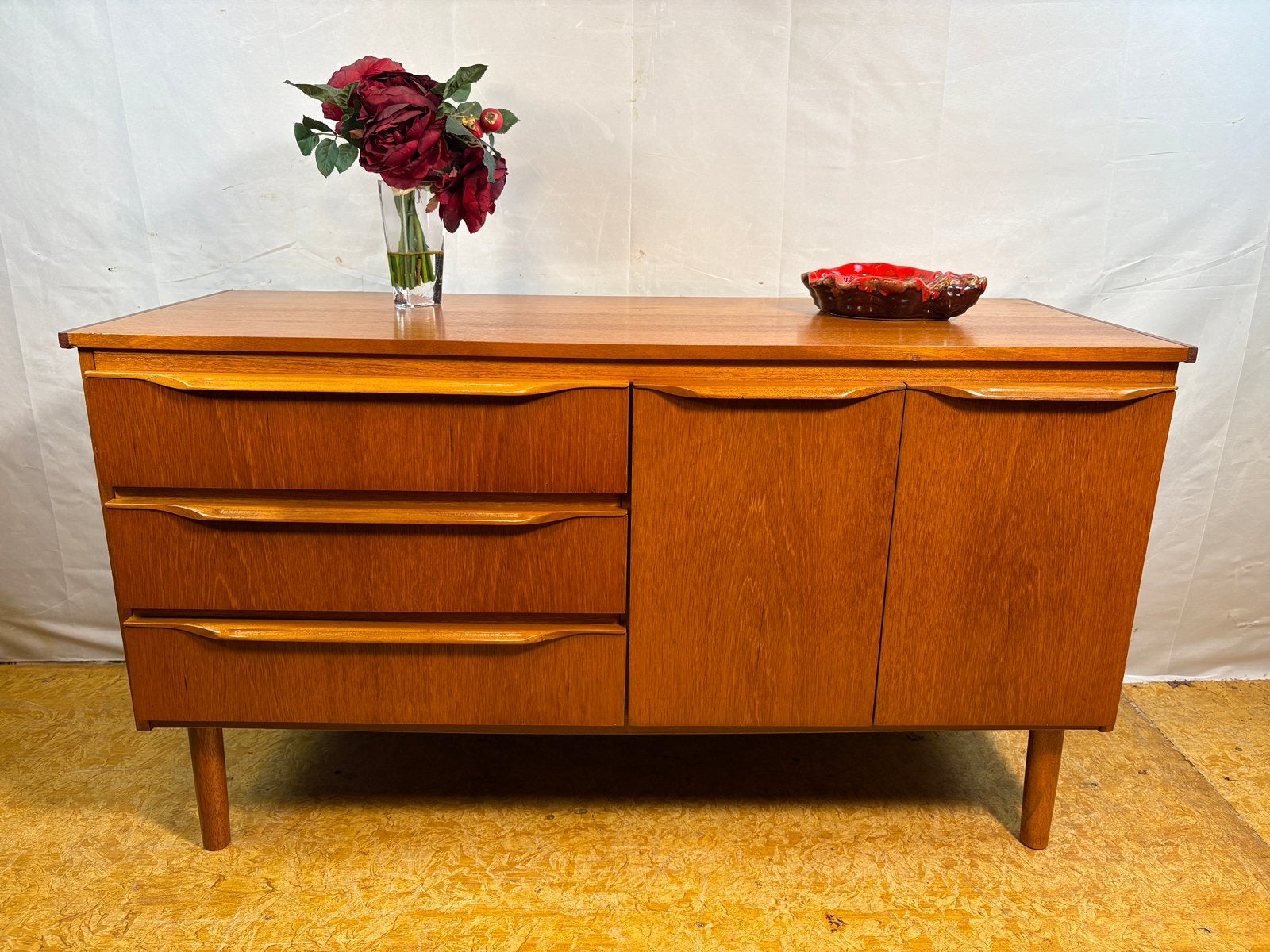 Gratis bezorging!MidCentury Retro Vintage Teak Dressoir 1960, Gebruikt, Mid century retro vintage teak dressoir Sakol Brits design 1960