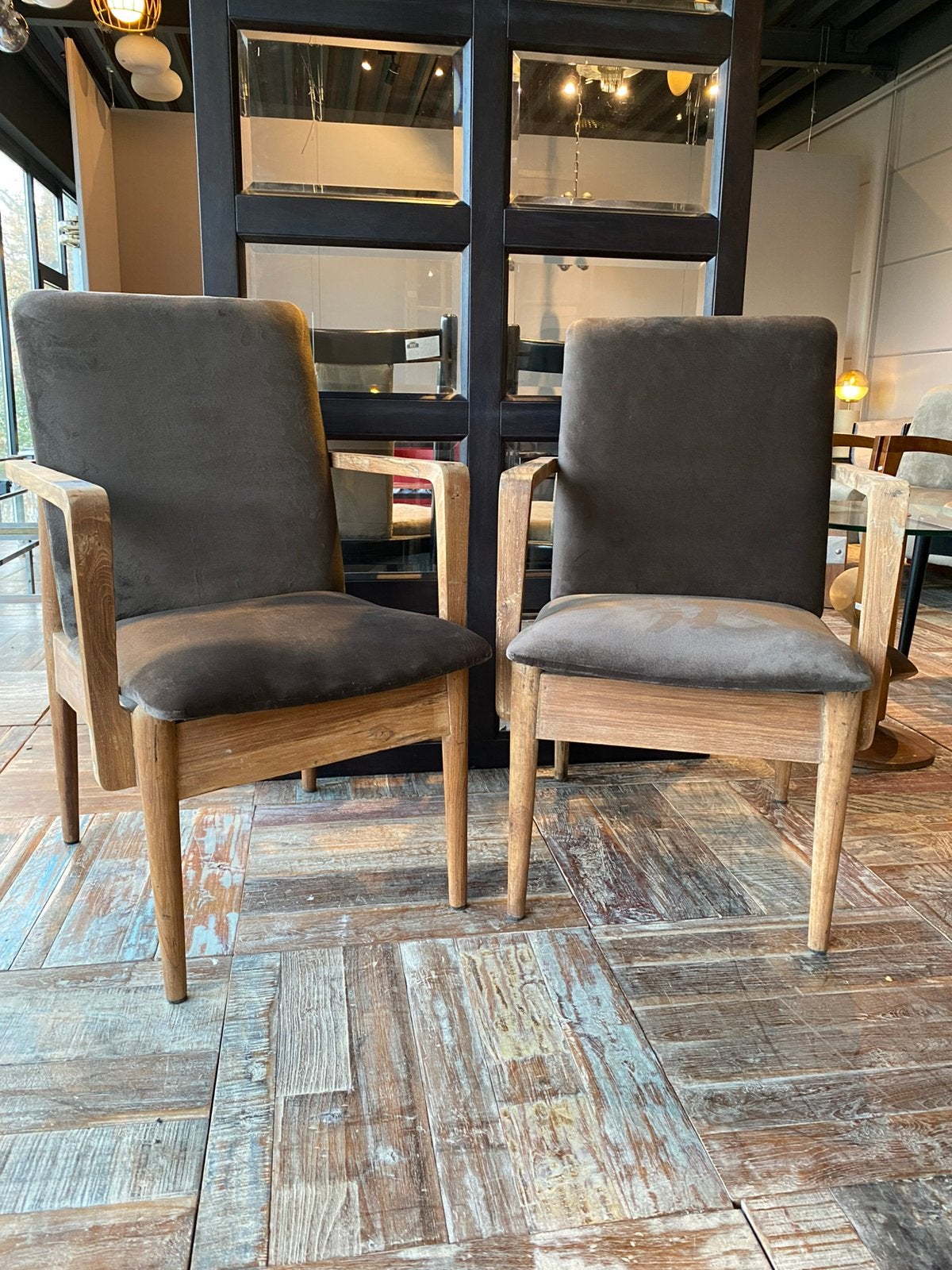 Vintage teakhouten stoelen met bruine velours bekleding, Huis en Inrichting, Stoelen, Twee, Bruin, Ophalen of Verzenden, Zo goed als nieuw