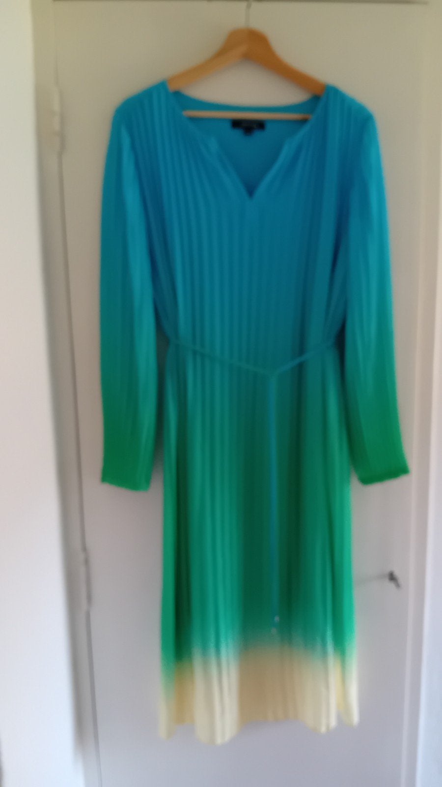 Comma plissé jurk dip dye midi jurk turquoise groen geel 40, Kleding | Dames, Jurken, Maat 38/40 (M), Zo goed als nieuw, Comma