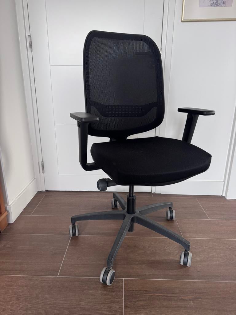 Verstelbare Ergonomische Bureaustoel zwart, Ophalen, Ergonomisch, Zo goed als nieuw, Zwart