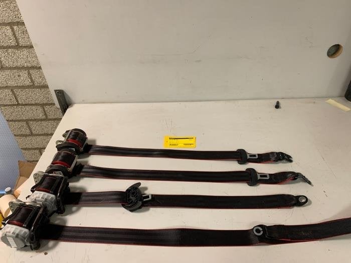 Gordelspanner Set van een Audi RS3, Gebruikt, -, -, -