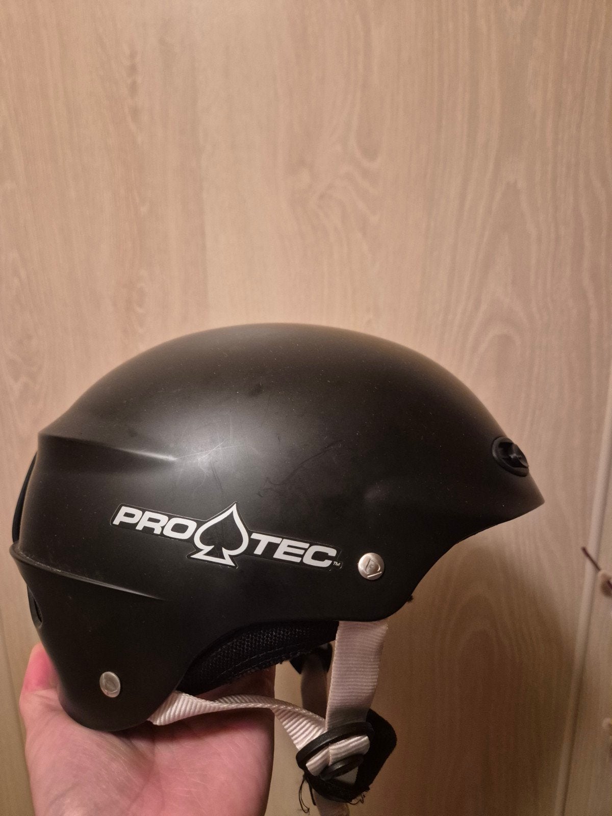 Ski helm (maat volwassen vrouw), Ophalen, Minder dan 100 cm, Overige typen, Overige merken