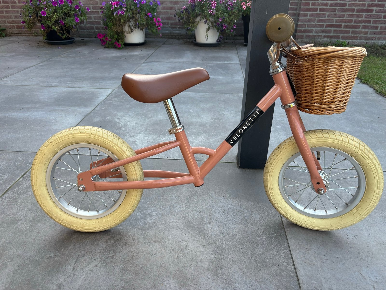 Veloretti loopfiets met mandje - Zo goed als nieuw, Kinderen en Baby's, Ophalen, Zo goed als nieuw, Loopfiets