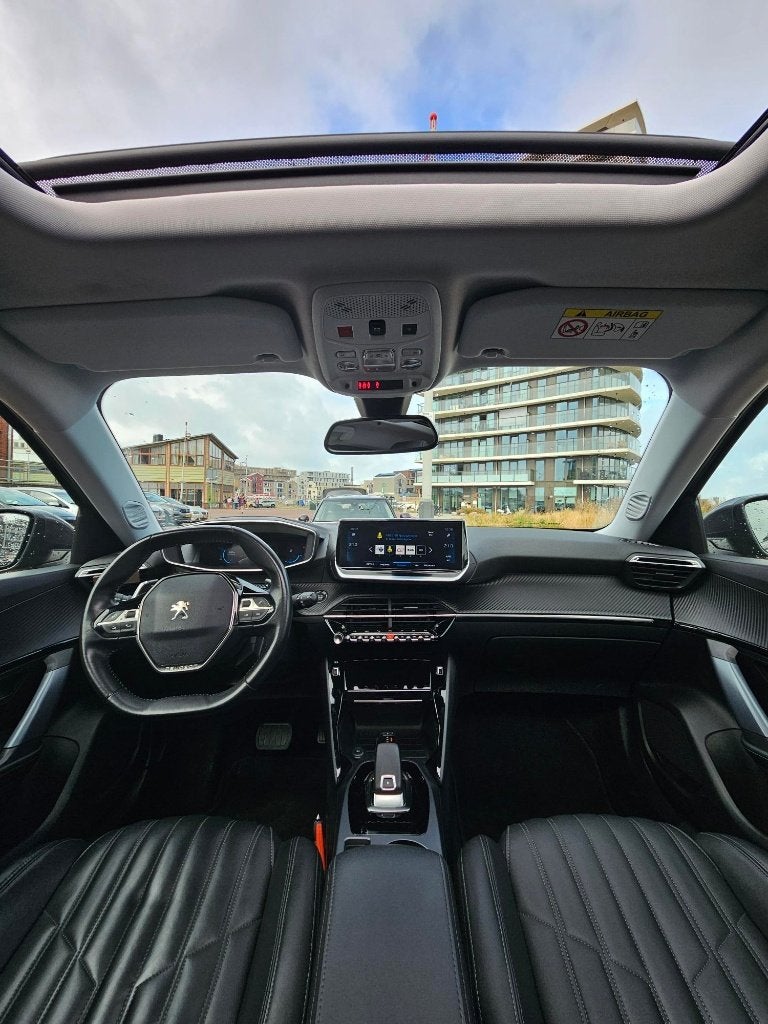 Foto 15 van Peugeot 2008 1.2 Puretech 130pk 2020 Grijs AUT / LEER / PANO