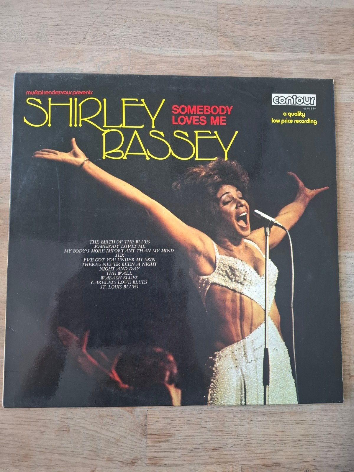 Shirley Bassey - Somebody loves me, Ophalen of Verzenden, Gebruikt
