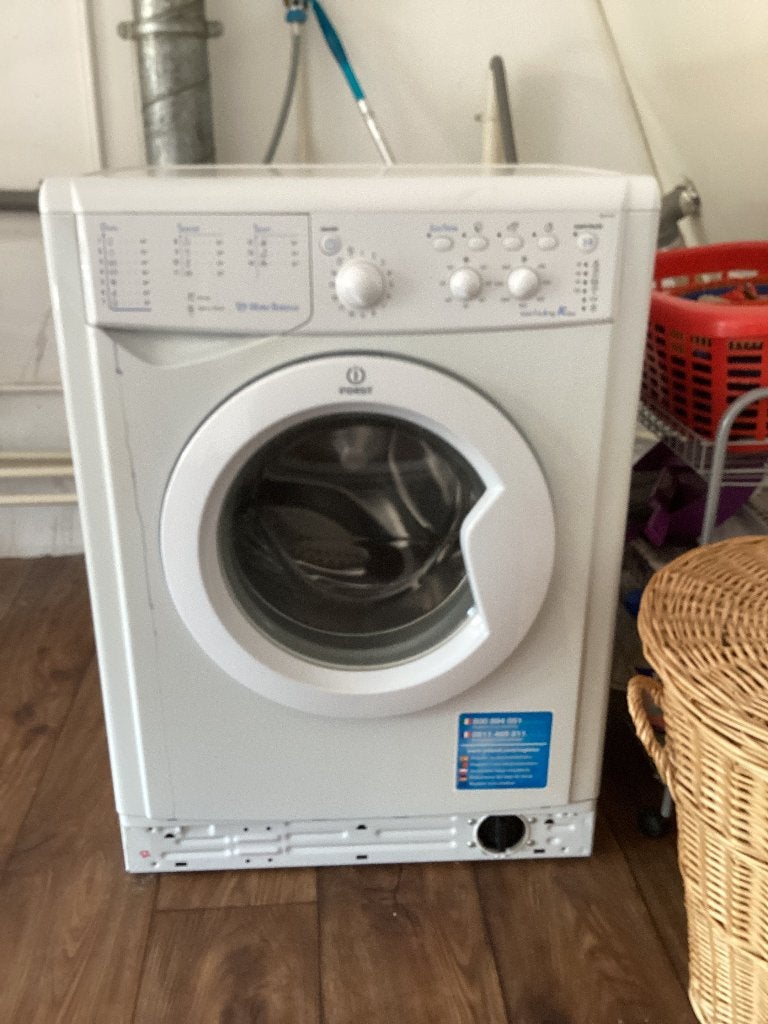 Wasmachine merk Indesit, Ophalen, 8 tot 10 kg, Voorlader, 85 tot 90 cm