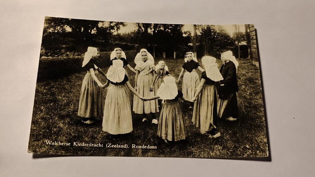 Nederland Walcheren Klederdracht (Zeeland), Rondedans, Ophalen of Verzenden, Zeeland