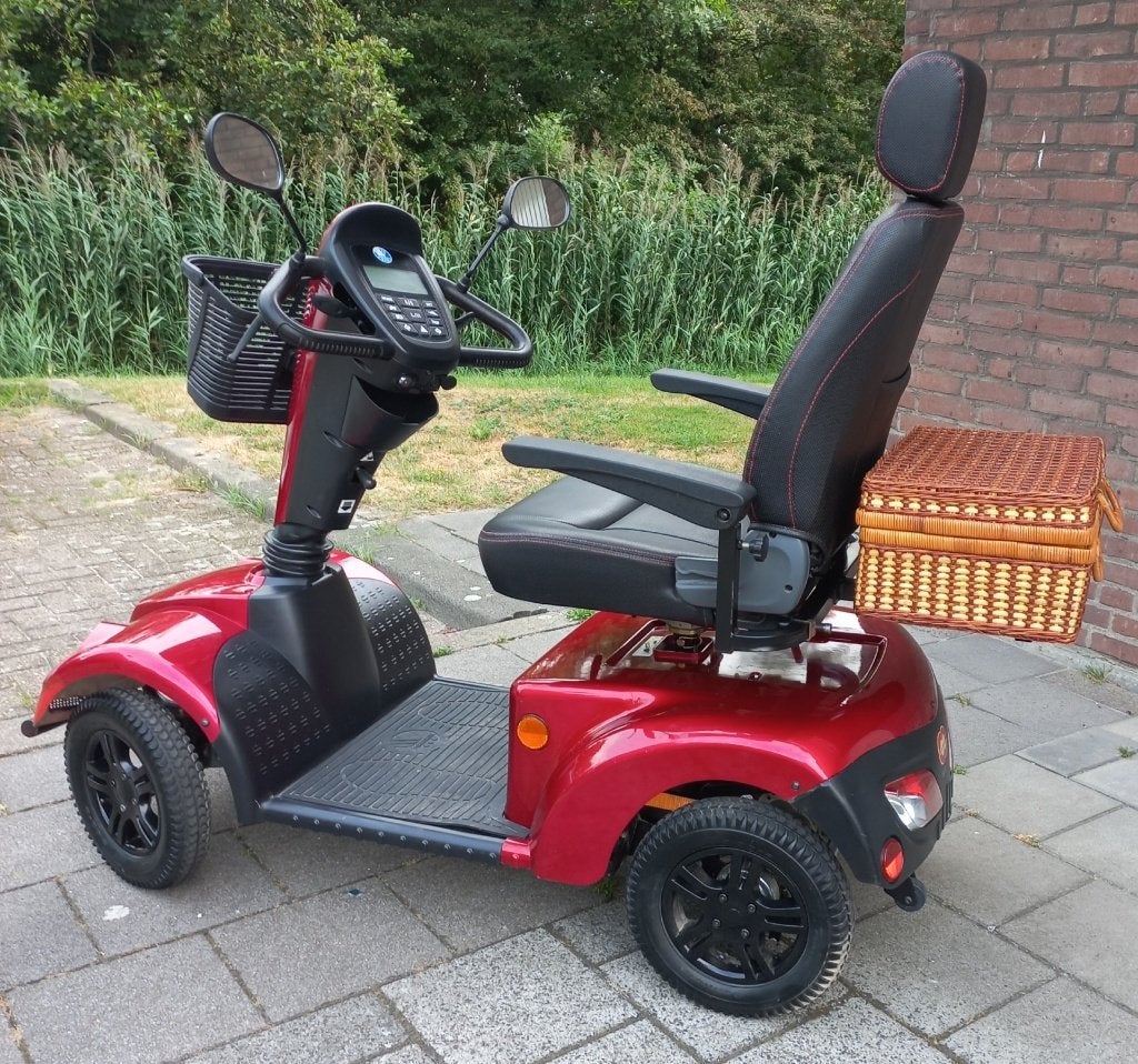 In nieuwstaat Carpo 2 sport Bordeau rood nog geen 725 km ., Ophalen of Verzenden, Zo goed als nieuw, Vermeiren, 16 km/u of meer