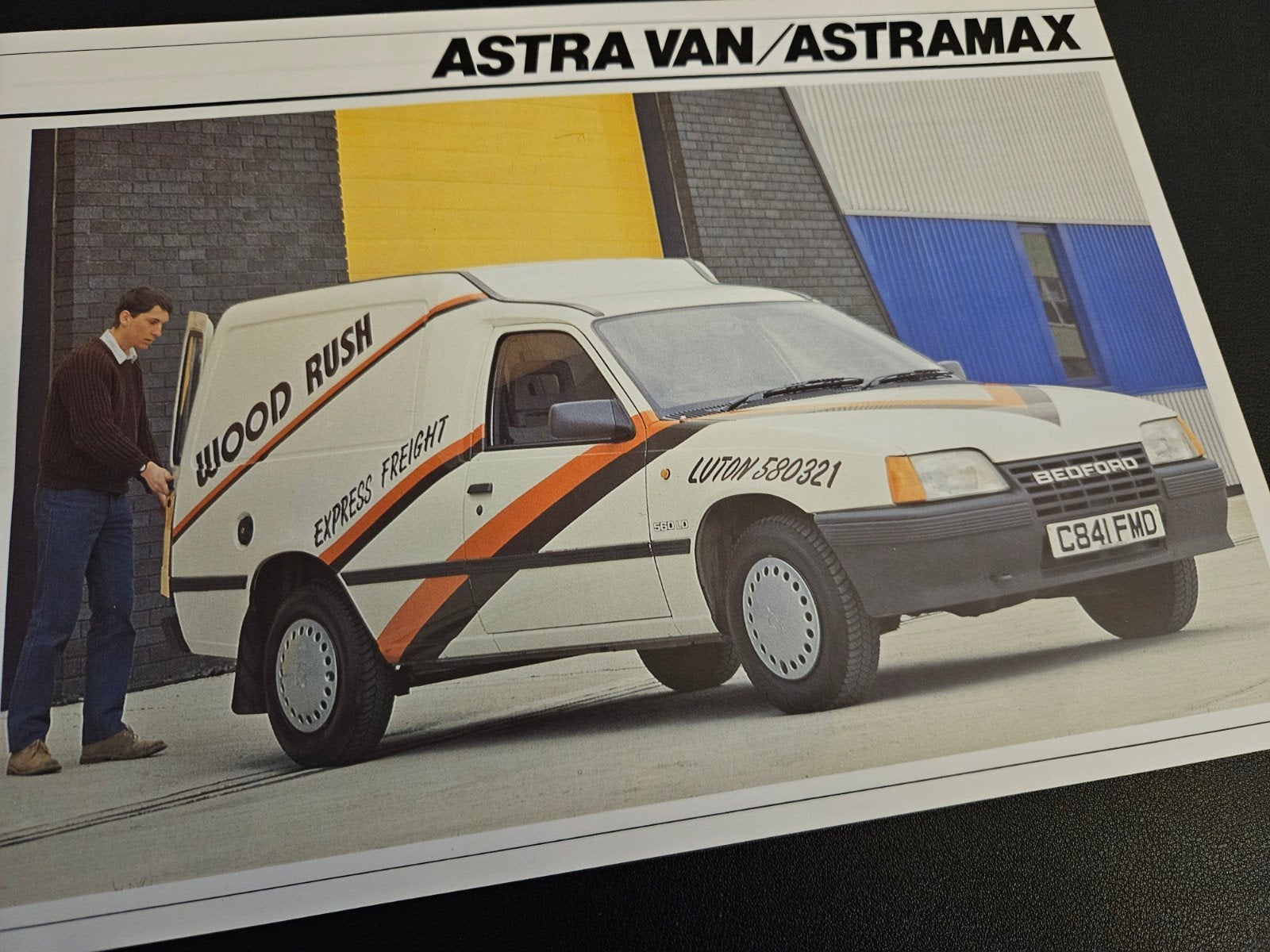 Brochure Bedford Light Commercial Range 1986, Ophalen of Verzenden, Zo goed als nieuw, Overige merken